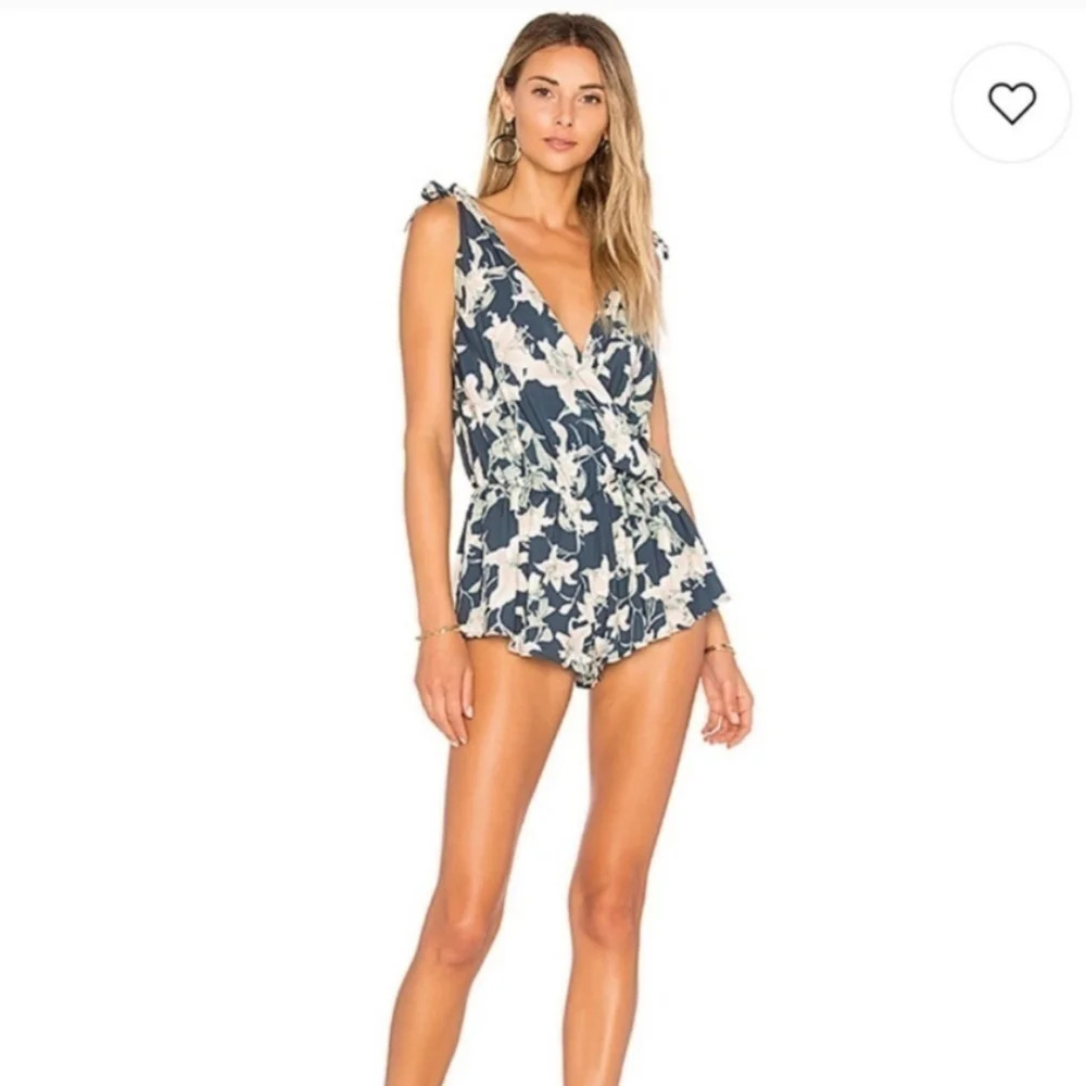 Beach Riot Josephine Romper Large Dusty  Blue Vacation‎ Resort Floral Revolve